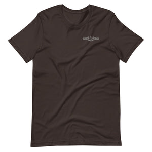 US Navy Submarine Insignia T-Shirt (Small - Silver)