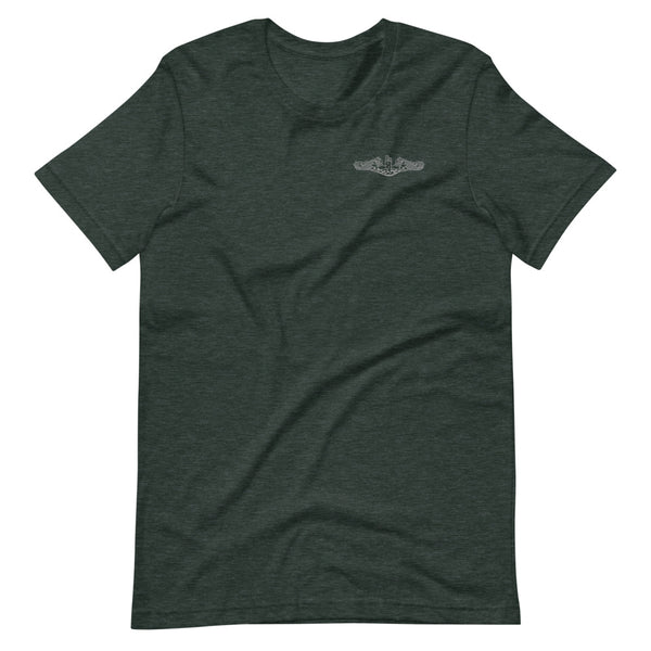Load image into Gallery viewer, US Navy Submarine Insignia T-Shirt (Small - Silver)
